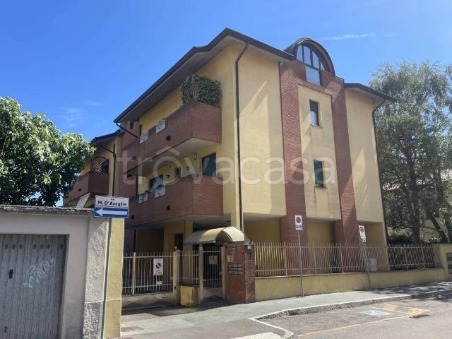 Appartamento in affitto a Legnano via Massimo d'Azeglio, 35, arredato, box, ascensore TrovaCasa
