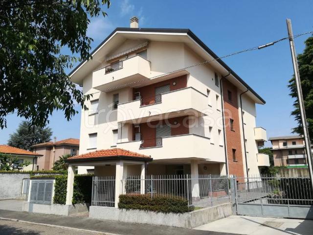 Appartamento in affitto a Legnano via Giovanni Ferrario, 5, arredato, box, lavatrice TrovaCasa