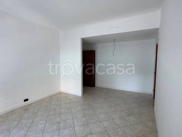 Appartamento in affitto a Legnano via Pietro Micca, non arredato/vuoto, box, ascensore TrovaCasa