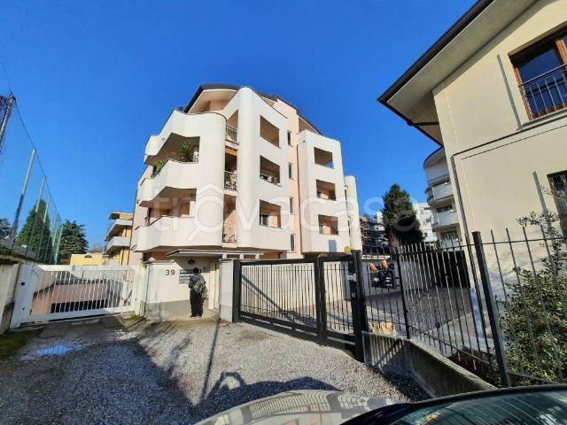 Appartamento in affitto a Legnano via Resegone, 39, box, riscaldamento a pavimento, tapparelle motorizzate TrovaCasa