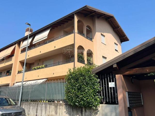 Appartamento in affitto a Legnano via Santa Teresa del Bambin Gesù, giardino privato, parzialmente arredato, doppia esposizione TrovaCasa