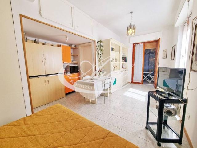 Appartamento in affitto a Lerici lerici, arredato, centrale, balcone verandato TrovaCasa