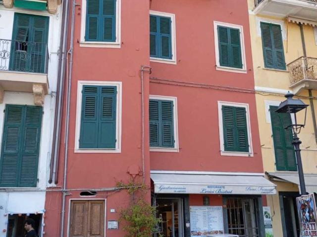 Appartamento in affitto a Lerici, parzialmente arredato, centrale, lavanderia TrovaCasa