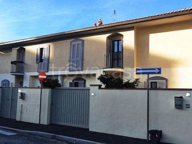 Appartamento in affitto a Livorno via del Parco, riscaldamento autonomo, parzialmente arredato, luminoso TrovaCasa
