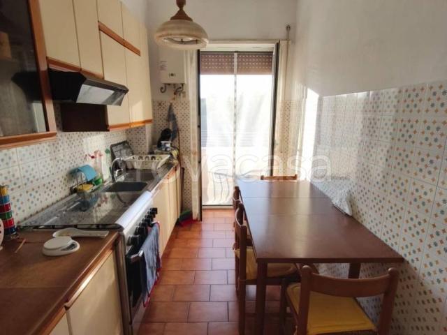 Appartamento in affitto a Livorno via Lepanto, arredato, ascensore, balcone TrovaCasa