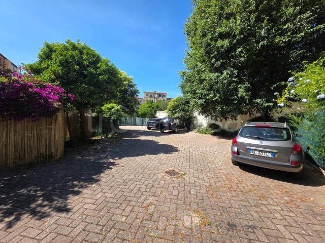 Appartamento in affitto a Livorno via San Carlo, non arredato/vuoto, posto auto, luminoso TrovaCasa