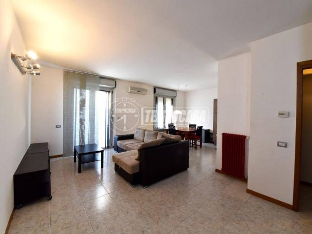 Appartamento in affitto a Lomazzo CO
