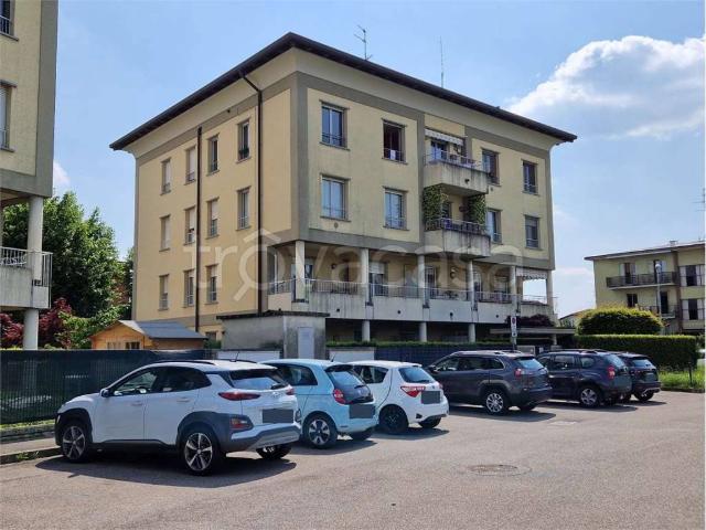 Appartamento in affitto a Lomazzo via Sempione, non arredato/vuoto, terrazzo, ascensore TrovaCasa