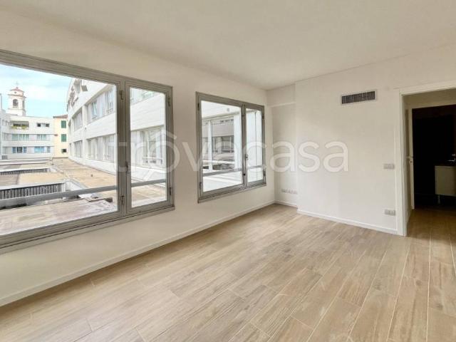 Appartamento in affitto a Padova via dei Borromeo, immobile di prestigio, ascensore, ristrutturato TrovaCasa