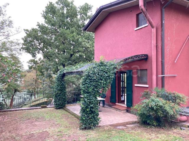 Appartamento in affitto a Padenghe sul Garda via Italo Calvino, 4, giardino privato, posto auto, vista lago TrovaCasa