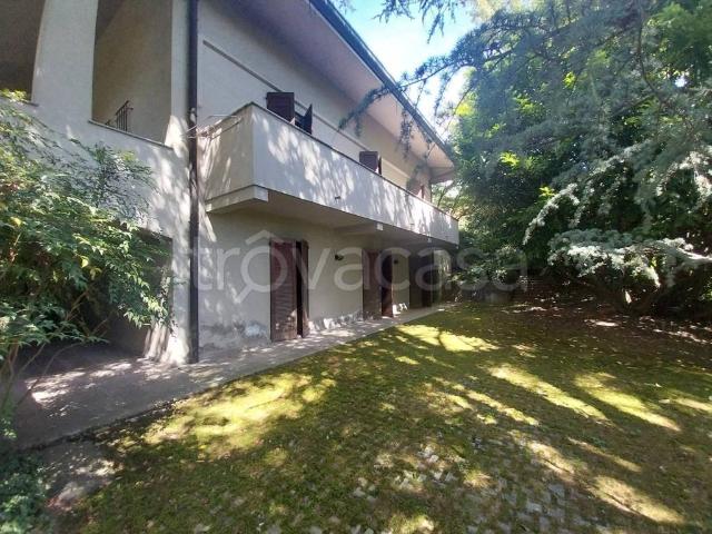 Appartamento in affitto a Palazzago via Don Lorenzo Riva, 4, giardino, parzialmente arredato, ingresso indipendente TrovaCasa