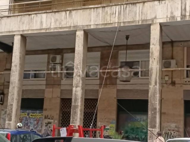 Appartamento in affitto a Palermo via Mariano Stabile, 216, non arredato/vuoto, terrazzo, caminetto TrovaCasa