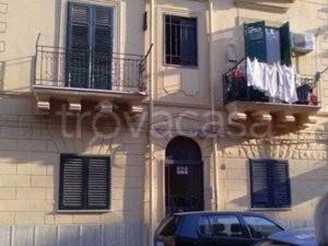 Appartamento in affitto a Palermo via Nicolò Cacciatore, 14, non arredato/vuoto, terrazzo, buono stato TrovaCasa