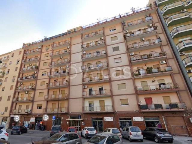 Appartamento in affitto a Palermo via Antonio Ugo, 55, arredato, terrazzo, fronte mare TrovaCasa