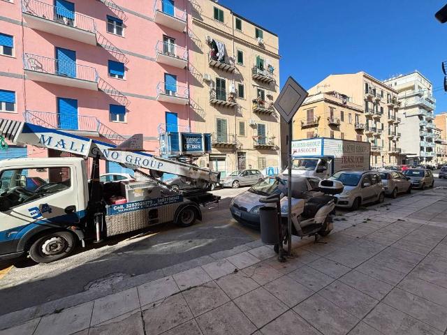 Appartamento in affitto a Palermo via Cuba, 56, non arredato/vuoto, terrazzo, infissi in legno TrovaCasa