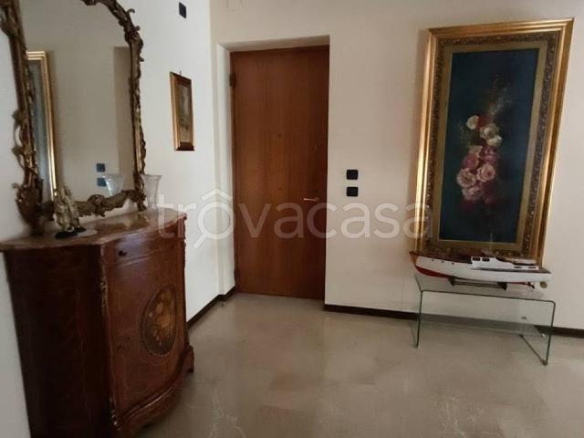 Appartamento in affitto a Palermo via Emanuele Notarbartolo, 31, non arredato/vuoto, arredato, terrazzo TrovaCasa