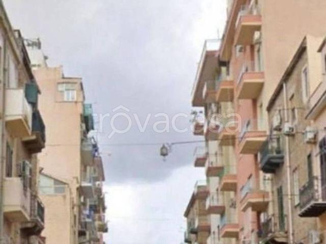 Appartamento in affitto a Palermo via Giorgio Arcoleo, arredato, buono stato, lavatrice TrovaCasa