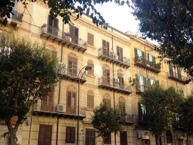 Appartamento in affitto a Palermo via Giuseppe Mazzini, 34, parzialmente arredato, ascensore, parquet TrovaCasa