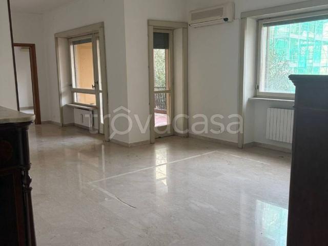 Appartamento in affitto a Palermo via Principe di Paternò, non arredato/vuoto, terrazzo, ascensore TrovaCasa