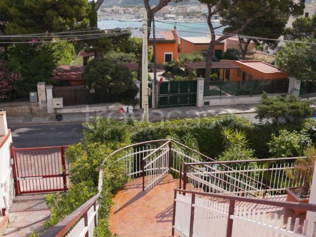 Appartamento in affitto a Palermo via Tito Maccio Plauto, 6, immobile di prestigio, fronte mare, vista mare TrovaCasa