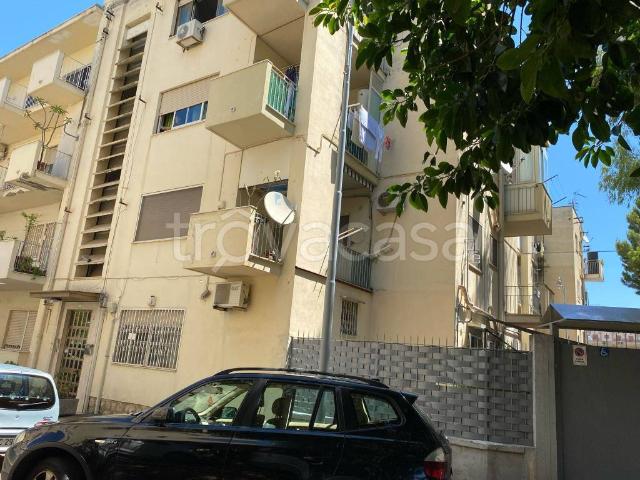 Appartamento in affitto a Palermo via Tommaso Schifaldo, 1, terrazzo, parzialmente arredato, parquet TrovaCasa