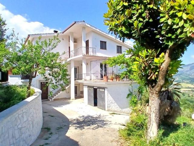 Appartamento in affitto a Paliano via San Paolo della Croce, 27, terrazzo, parzialmente arredato, caminetto TrovaCasa