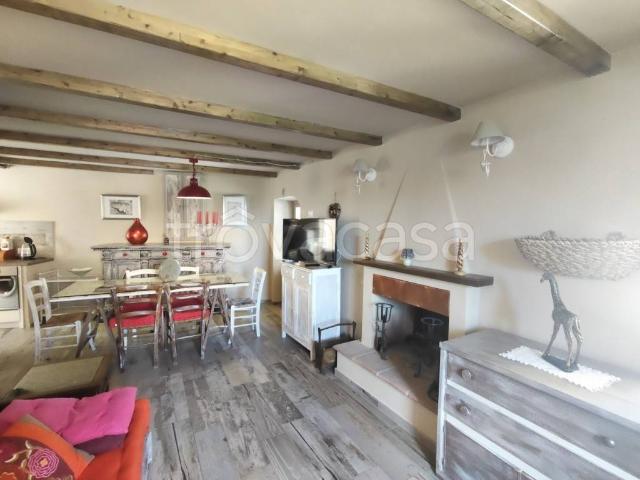 Appartamento in affitto a Panicale piazza Umberto I, arredato, caminetto, centrale TrovaCasa