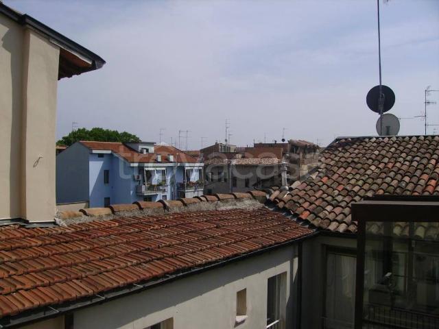 Appartamento in affitto a Parma borgo Pietro Cocconi, 2, arredato, terrazzo, ascensore TrovaCasa