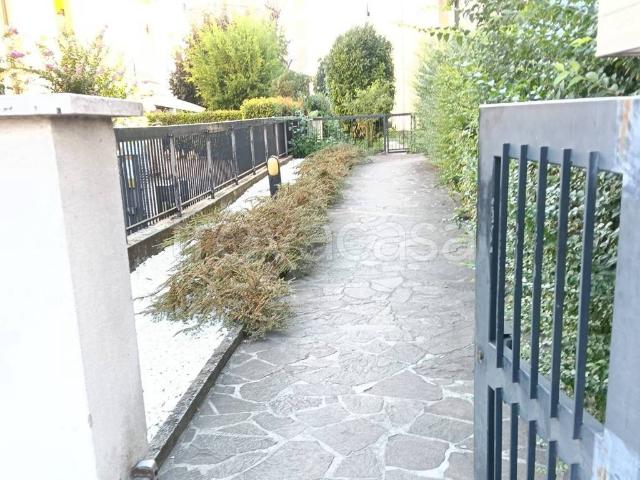 Appartamento in affitto a Parma via Bengasi, arredato, giardino privato, box TrovaCasa