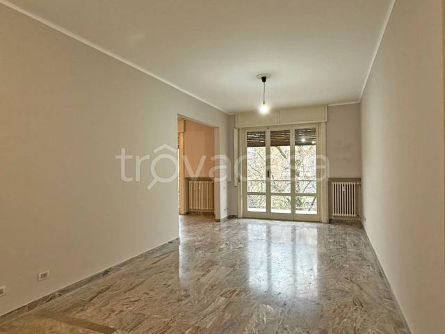 Appartamento in affitto a Parma viale Duca Alessandro, non arredato/vuoto, box, terrazzo TrovaCasa