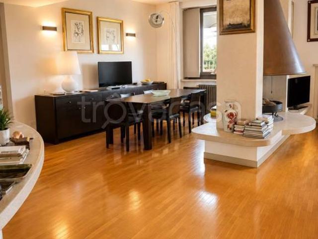 Appartamento in affitto a Parma viale Giovanni Mariotti, Centro Storico