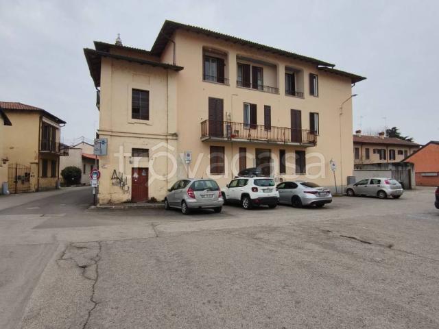 Appartamento in affitto a Pavia via Ponte Vecchio, 40, arredato, angolo cottura TrovaCasa