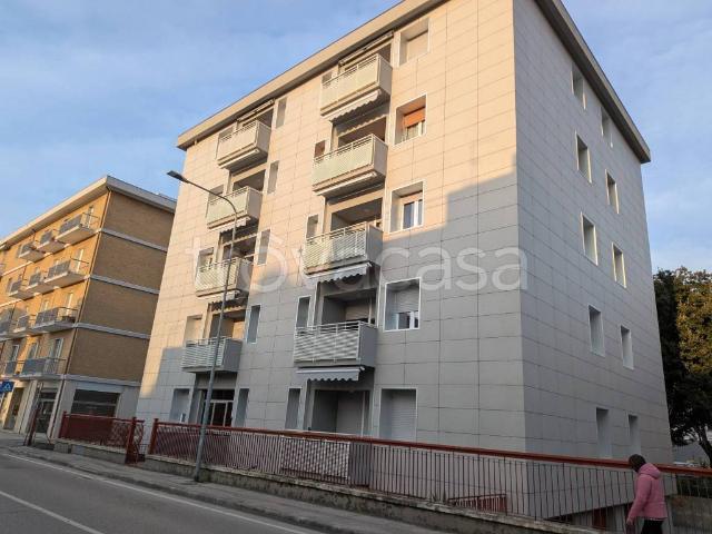 Appartamento in affitto a Pesaro via Flaminia, non arredato/vuoto, box, terrazzo TrovaCasa