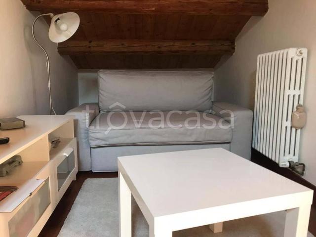 Appartamento in affitto a Pesaro viale Bruno Buozzi, arredato, mansarda TrovaCasa