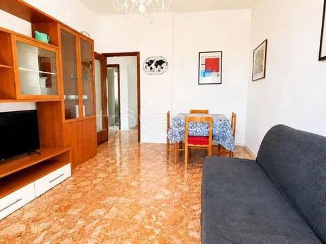 Appartamento in affitto a Pesaro viale Cesare Battisti, arredato, doppia esposizione, centrale TrovaCasa
