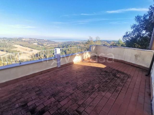Appartamento in affitto a Pesaro strada della Necropoli, arredato, giardino privato, vista mare TrovaCasa