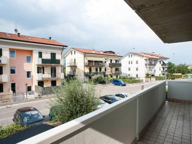 Appartamento in affitto a Pescantina via Papa Giovanni Paolo I, arredato, box, zona residenziale TrovaCasa