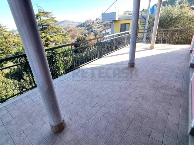 Appartamento in affitto a Pescara, posto auto, terrazzo, vista mare TrovaCasa