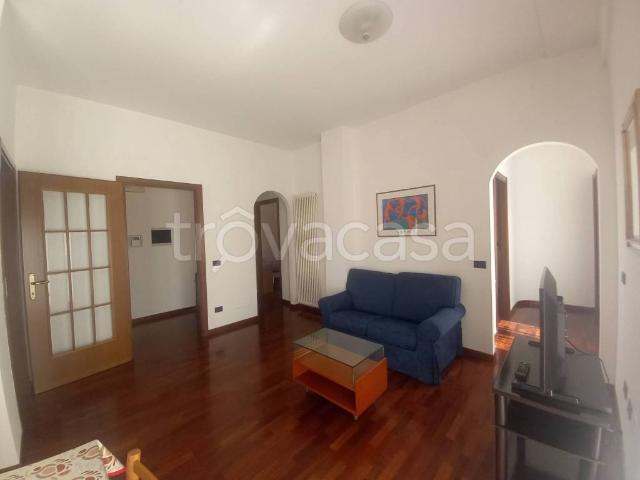 Appartamento in affitto a Perugia via Mario Angeloni, 30, arredato, giardino privato, box TrovaCasa