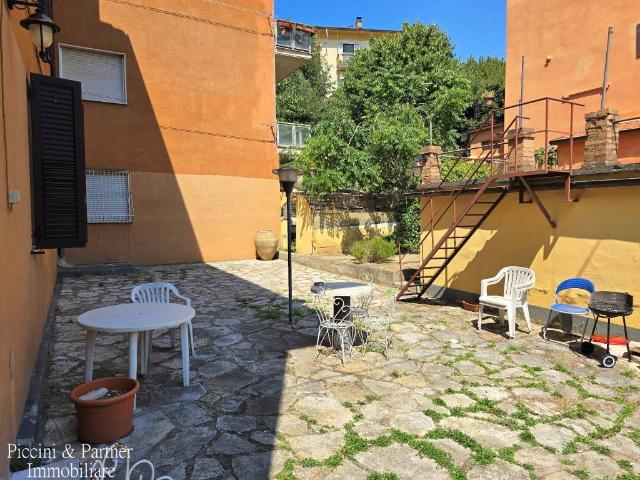 Appartamento in affitto a Perugia via Enrico Cialdini, 30, arredato, giardino privato, box TrovaCasa
