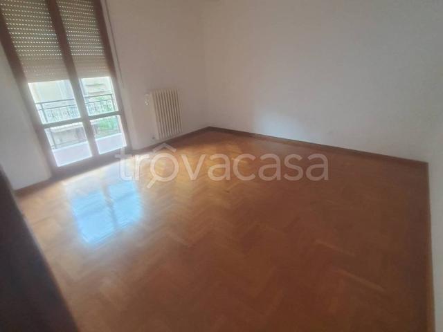 Appartamento in affitto a Perugia via Luigi Pirandello, non arredato/vuoto, giardino privato, riscaldamento autonomo TrovaCasa