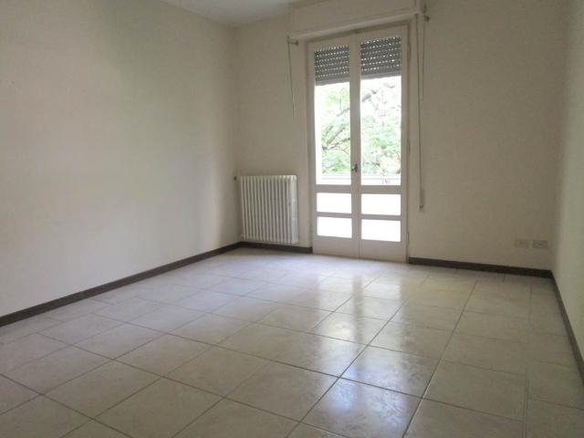 APPARTAMENTO in AFFITTO a PIACENZA B.RA GENOVA di 4 vani