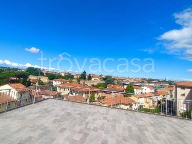 Appartamento in affitto a Pisa piazza Bartolo da Sassoferrato, 5, arredato, terrazzo, vista panoramica TrovaCasa