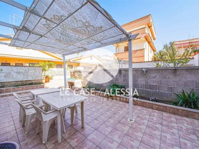 Appartamento in affitto a Pomezia, giardino privato, lungomare, cantina TrovaCasa