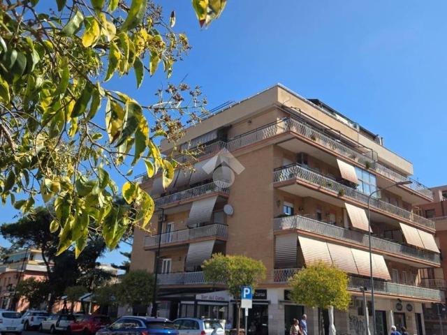 Appartamento in affitto a Pomezia RM