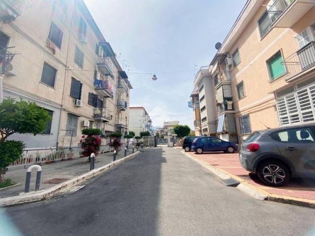 Appartamento in affitto a Pomigliano d'Arco via Olbia, 44, arredato, posto auto, riscaldamento autonomo TrovaCasa