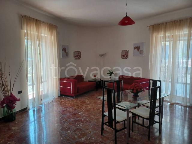 Appartamento in affitto a Pomigliano d'Arco via Ercole Cantone, arredato, balcone, cucina a vista TrovaCasa