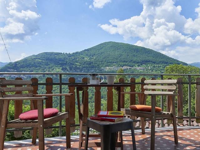 Appartamento in affitto a Ponna CO