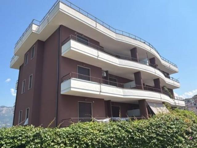 Appartamento in affitto a Salerno via Panoramica, non arredato/vuoto, terrazzo, ascensore TrovaCasa