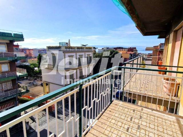 Appartamento in affitto a Portici via Armando Diaz, non arredato/vuoto, vista mare, ascensore TrovaCasa